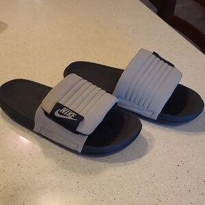 Nike Men's Black and Cream Slide Sandals